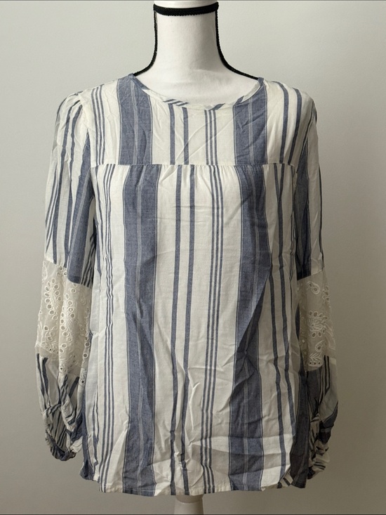 Blue Rain Tops - Francesca’s Blue Rain Striped Blue and White Lace Sleeve Women’s Top, Size Small
